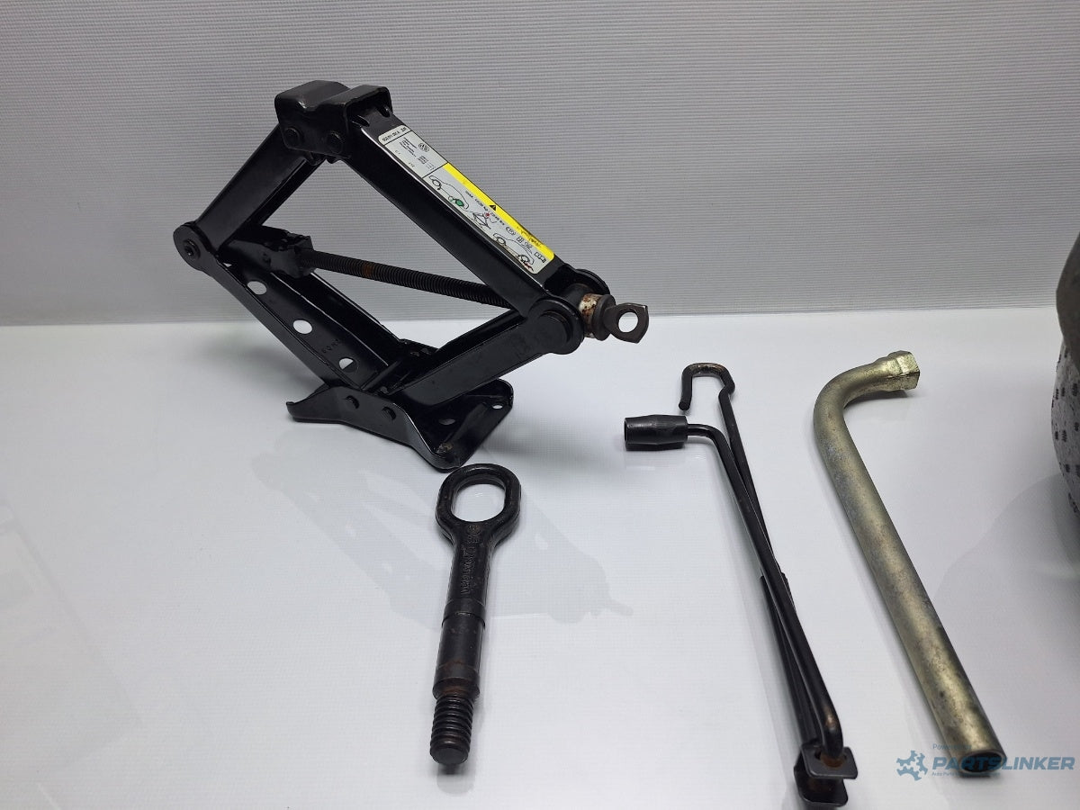 Cric VOLKSWAGEN JETTA IV 162, 163, AV3, AV2 2009 - > TDI CAYC 5C0012115B , 5C0011031A