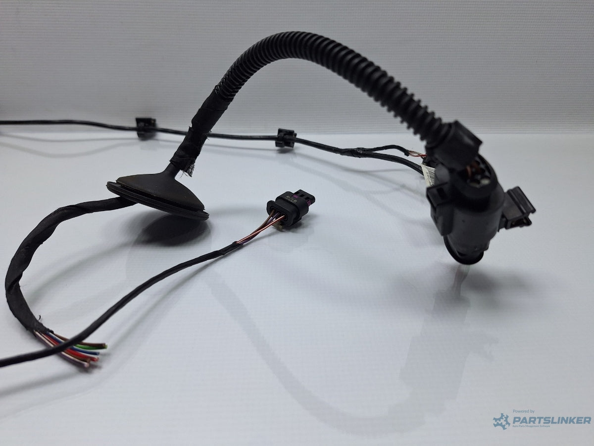 Instalatie senzori parcare spate VOLKSWAGEN PASSAT Variant 3C5 2005 - 2011 TDI CAYC 3C9971104B , 4F0973703