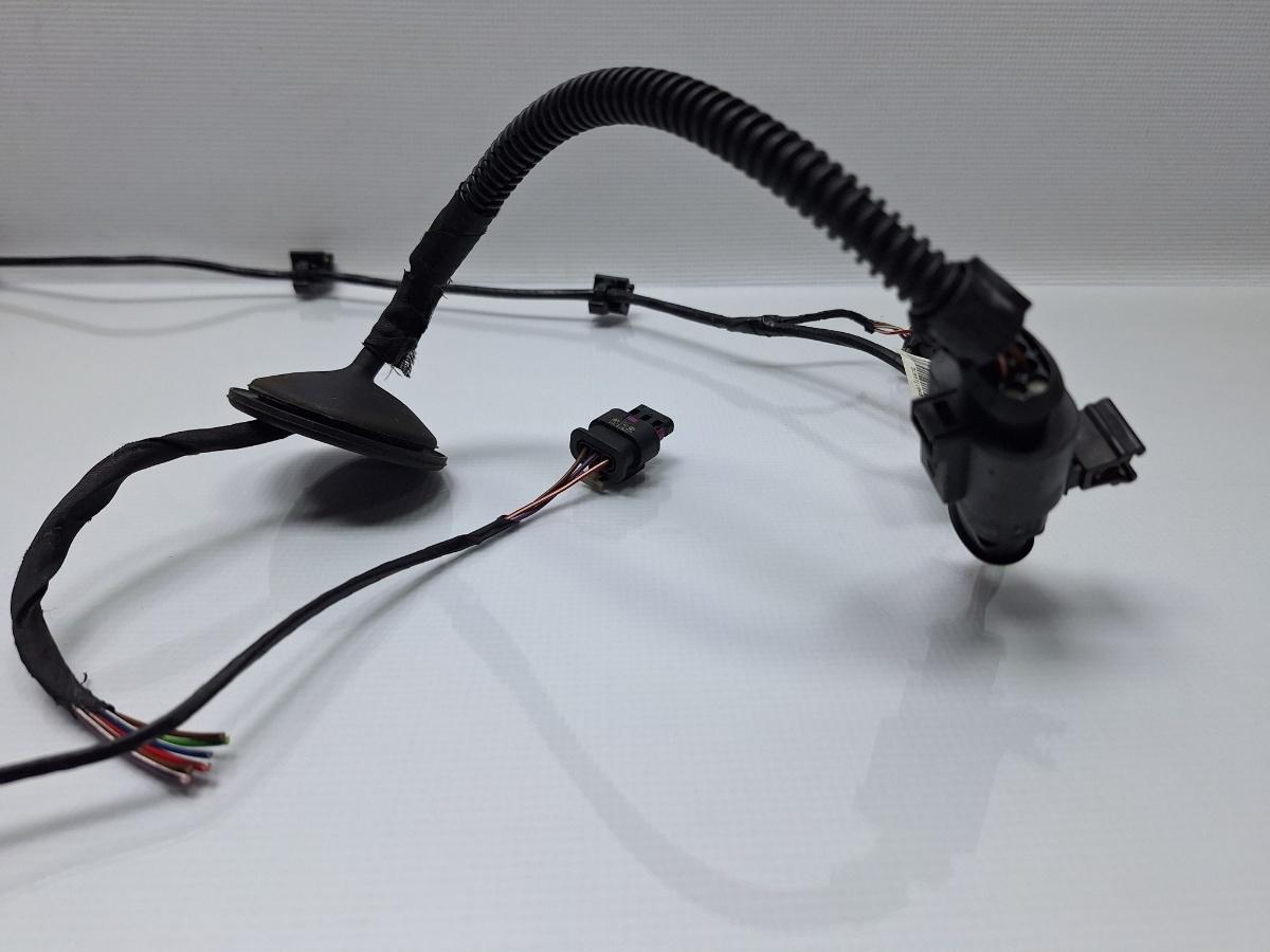Instalatie senzori parcare spate VOLKSWAGEN PASSAT Variant 3C5 2005 - 2011 TDI CAYC 3C9971104B , 4F0973703