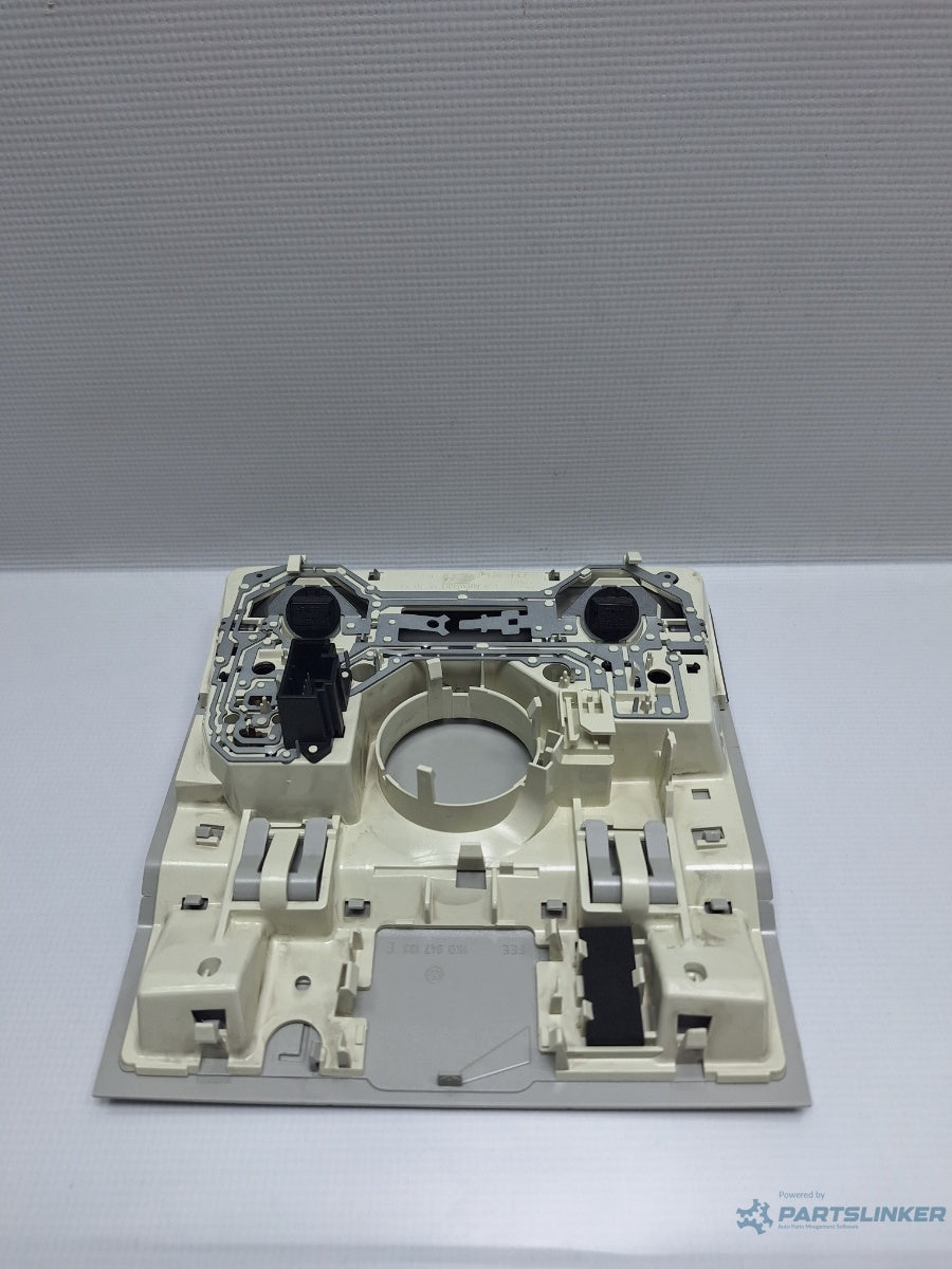 Plafoniera lumini VOLKSWAGEN JETTA IV 162, 163, AV3, AV2 2009 - > TDI CAYC 1K0947105P
