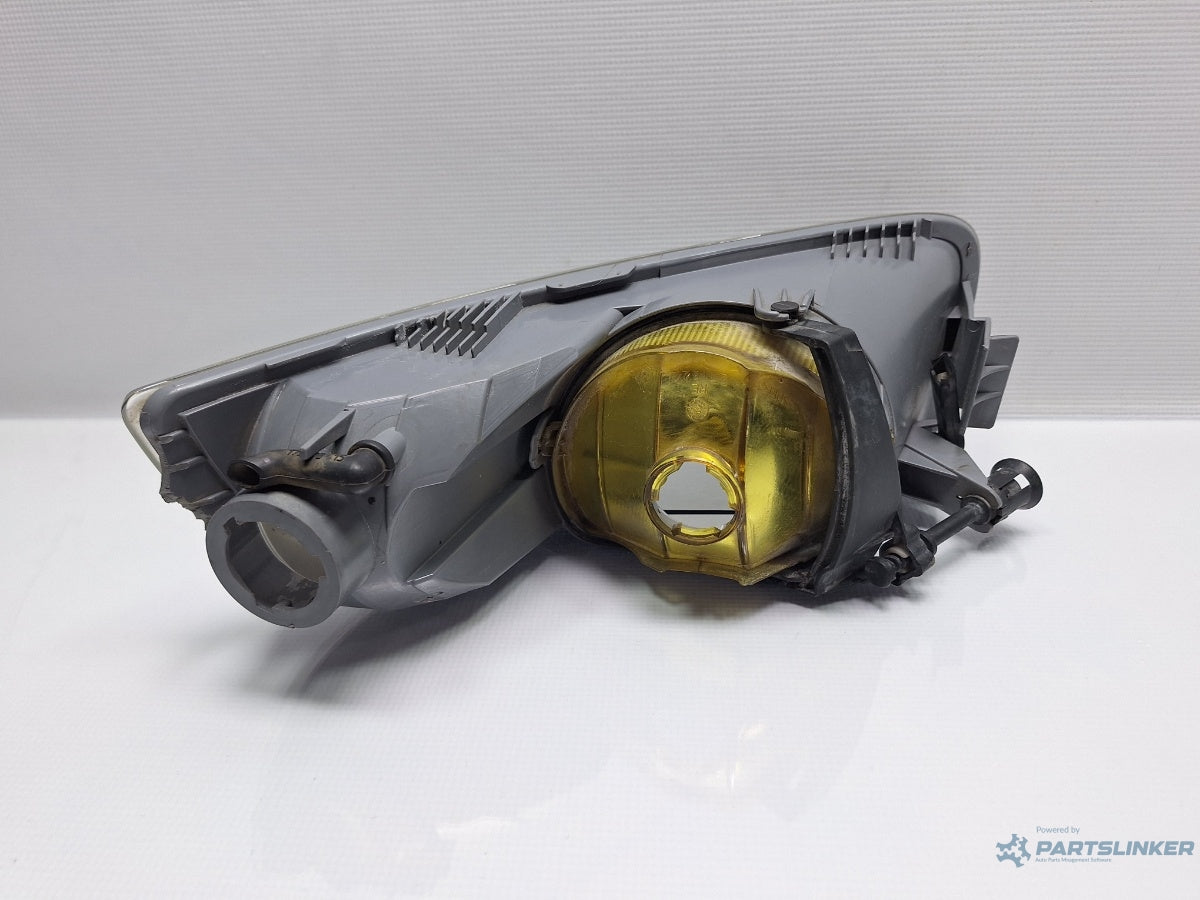 Proiector ceata SKODA SUPERB 3T4 2008 - 2015 2.0 TDI 16V BKD, CFFB, CLJA 3T0941700A