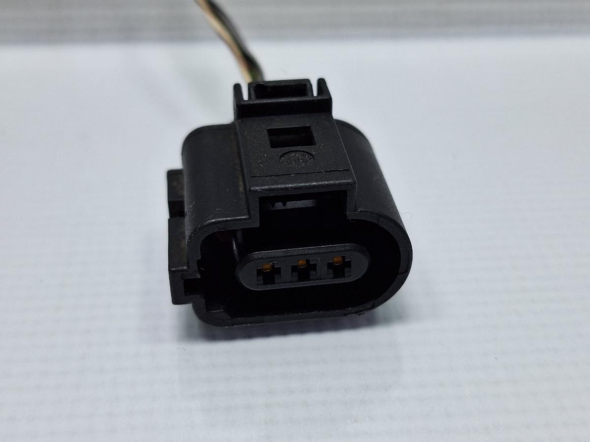 Mufa conector 3 pini VOLKSWAGEN GOLF V 1K1 2003 - 2009 TSI CAXA 1J0973703B