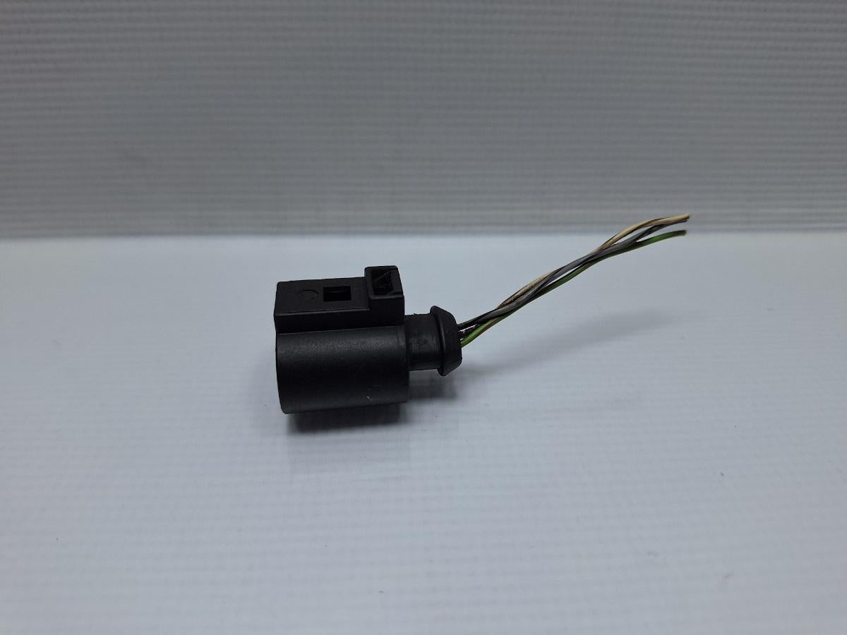 Mufa conector 3 pini VOLKSWAGEN GOLF V 1K1 2003 - 2009 TSI CAXA 1J0973703B