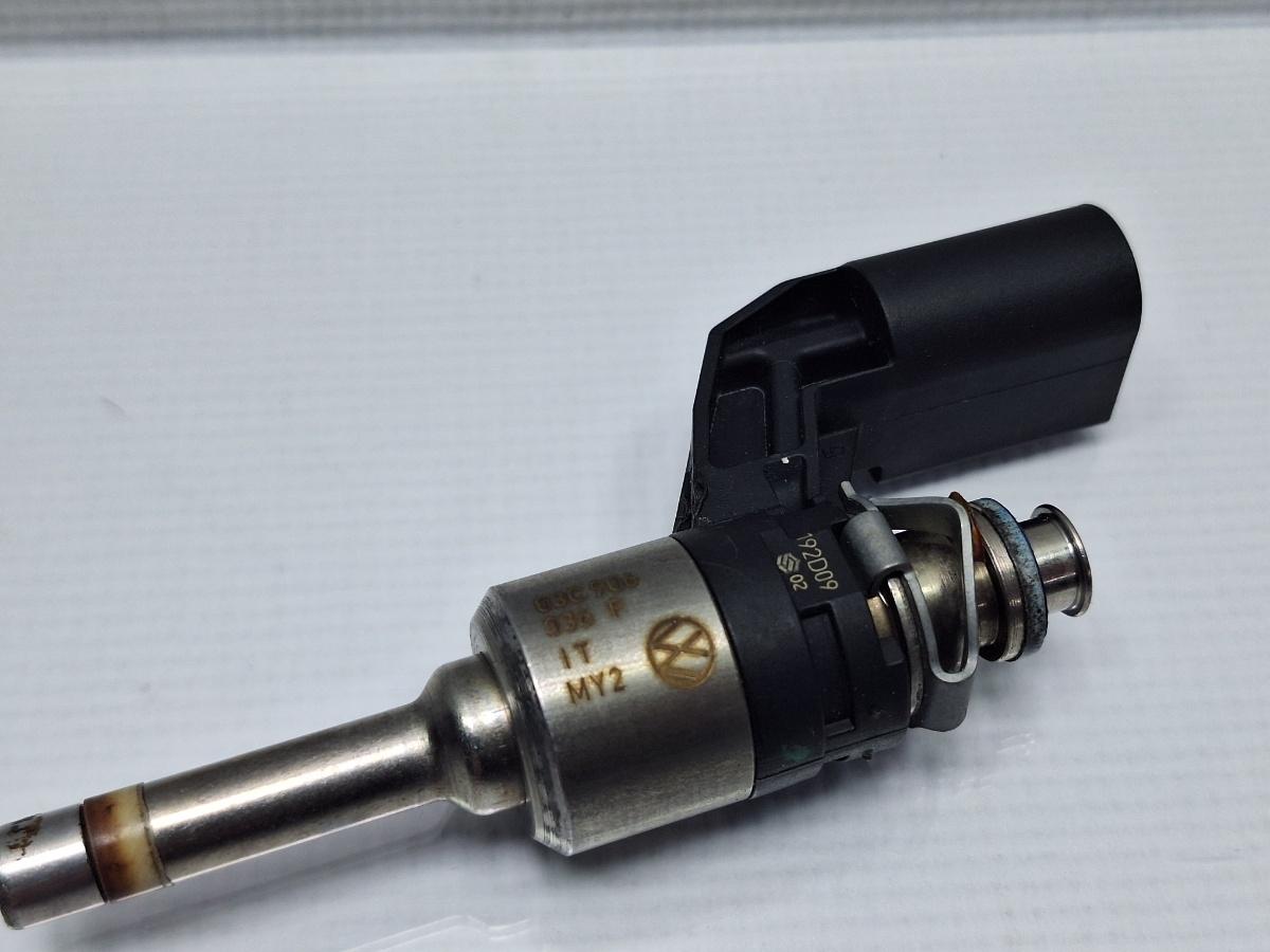 Injector  VOLKSWAGEN GOLF V 1K1 2003 - 20091.4 TSI CAXA 03C906036F