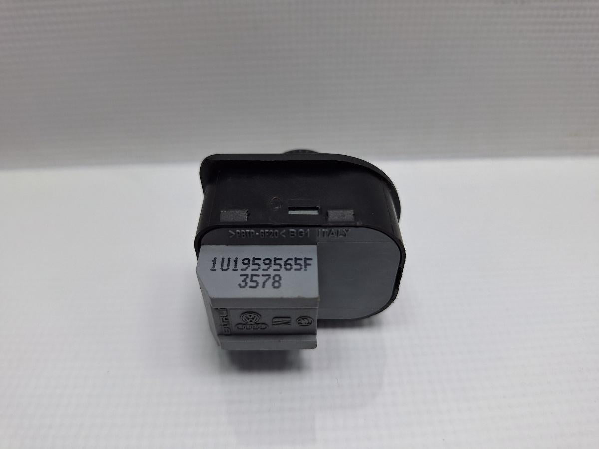 Buton reglaj oglinzi SKODA OCTAVIA 1U2 1996 - 2010 16V AXP, BCA 1U1959565F