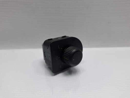 Buton reglaj oglinzi SKODA OCTAVIA 1U2 1996 - 2010 16V AXP, BCA 1U1959565F