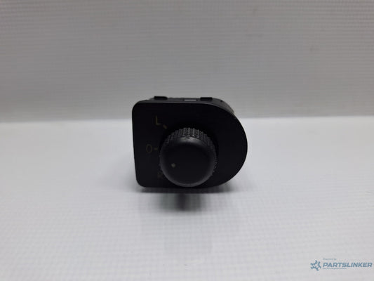 Buton reglaj oglinzi SKODA OCTAVIA 1U2 1996 - 2010 16V AXP, BCA 1U1959565F