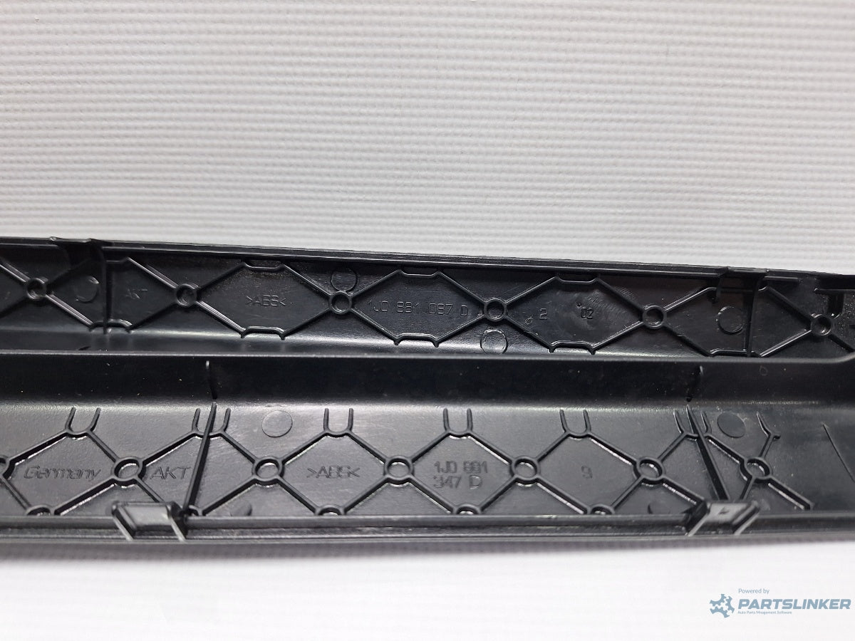 Ornamente sine scaun stanga VOLKSWAGEN NEW BEETLE 9C1, 1C1 1998 - 2010 1.6 1.6 AYD, BFS 1J0881347D , 1J0881087D