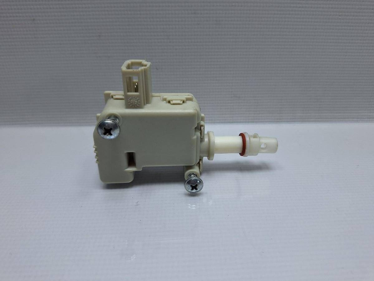 Actuator inchidere centralizata VOLKSWAGEN NEW BEETLE 9C1, 1C1 1998 - 2010 1.6 1.6 AYD, BFS 1C0810773