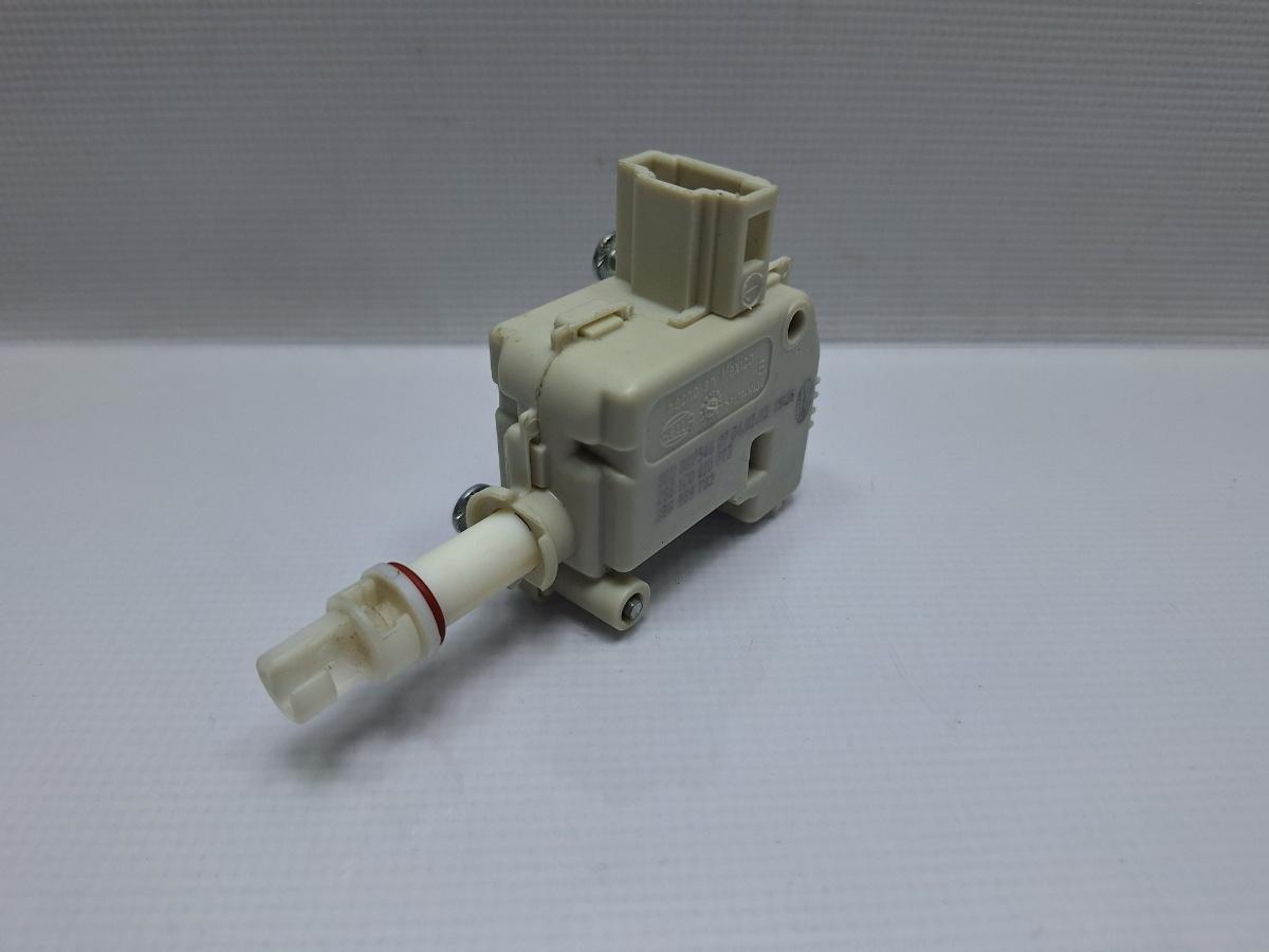 Actuator inchidere centralizata VOLKSWAGEN NEW BEETLE 9C1, 1C1 1998 - 2010 1.6 1.6 AYD, BFS 1C0810773