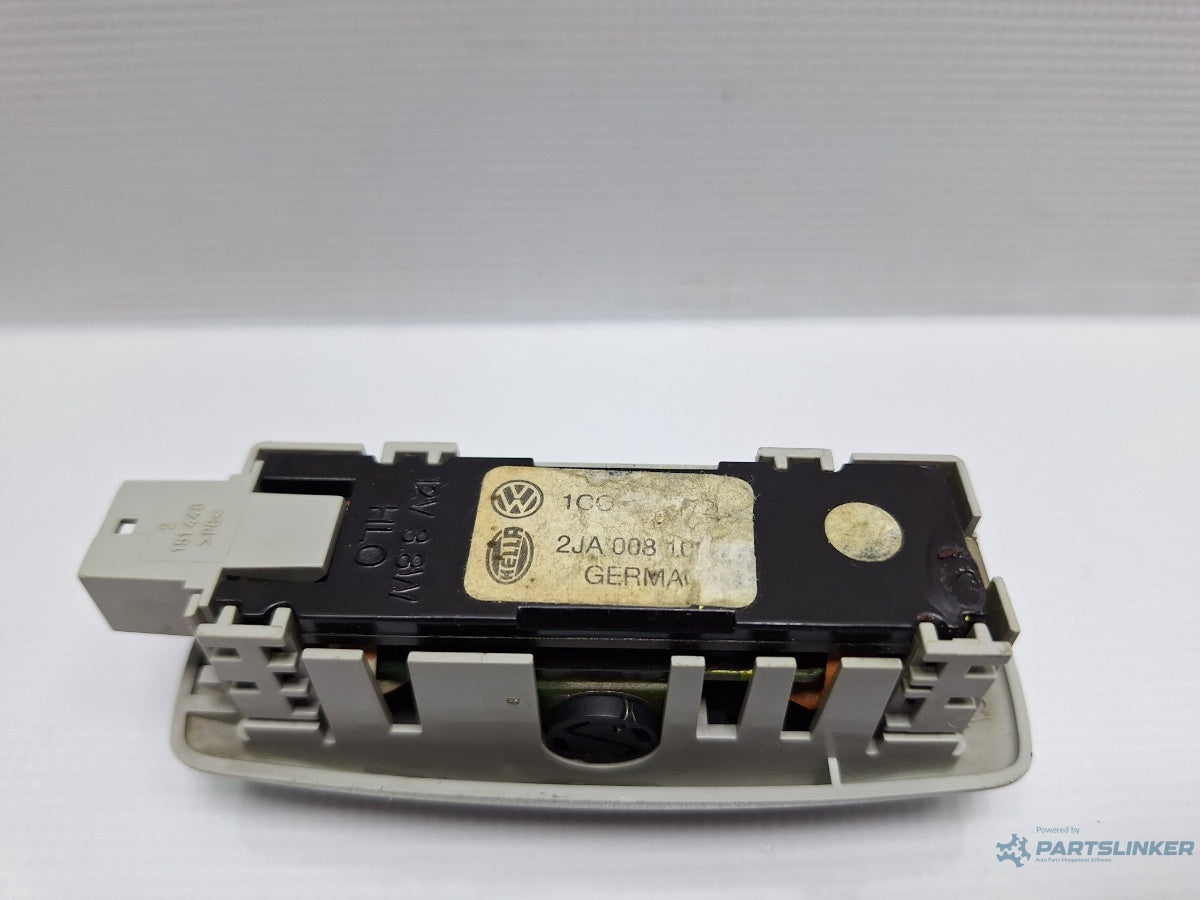 Lampa lumini dreapta spate VOLKSWAGEN NEW BEETLE 9C1, 1C1 1998 - 2010 1.6 1.6 AYD, BFS 1C0951172