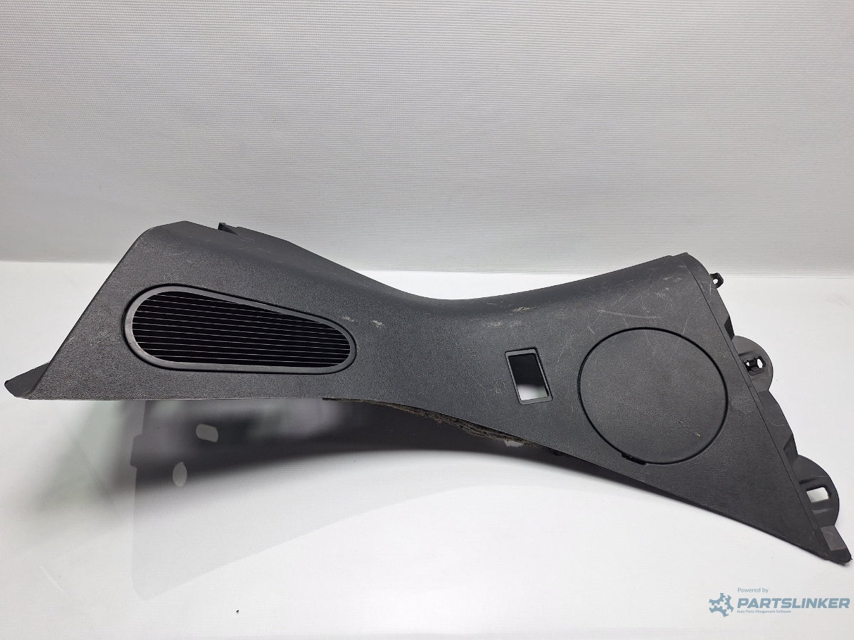 Ornament portbagaj dreapta VOLKSWAGEN NEW BEETLE 9C1, 1C1 1998 - 2010 1.6 1.6 AYD, BFS 1C0129622B