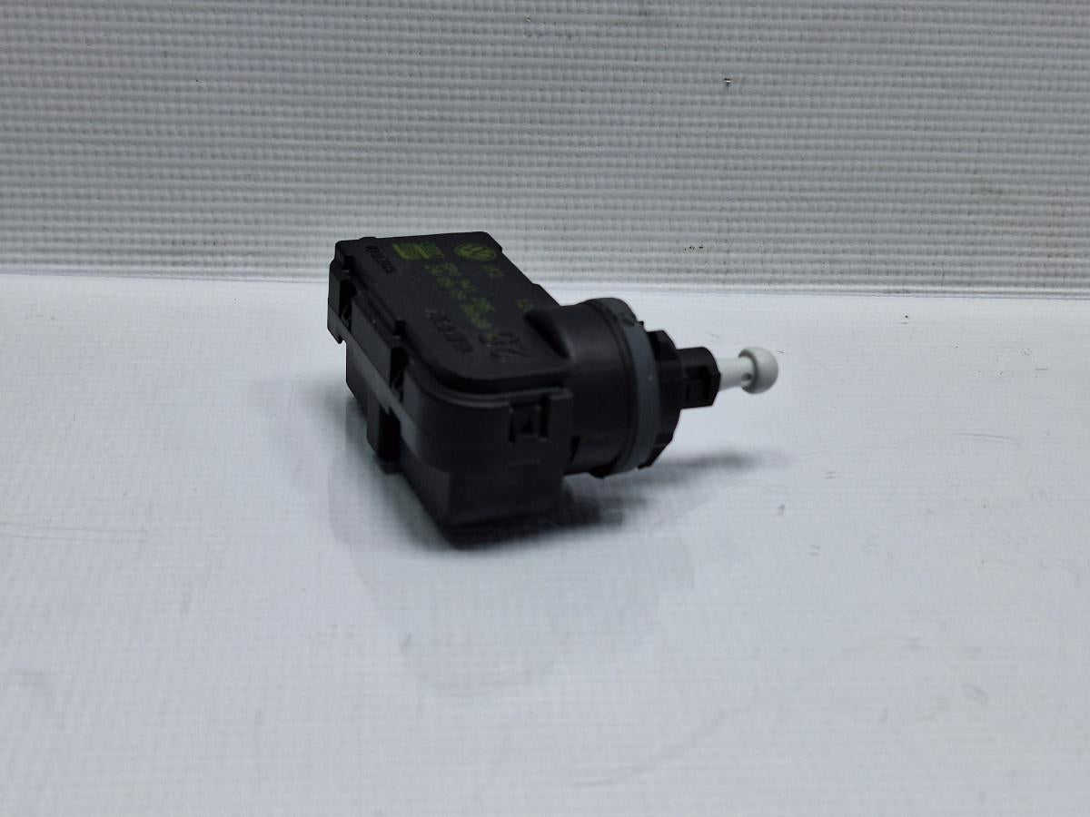 Motoras reglaj nivel faruri SEAT IBIZA V 6J5, 6P1 2008 - >1.4 TDI BMS 5P0941295