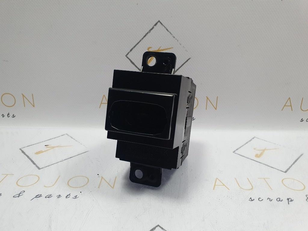 Contact JAGUAR XF CC9_, X250 2008 - 2015 6W8311572AK