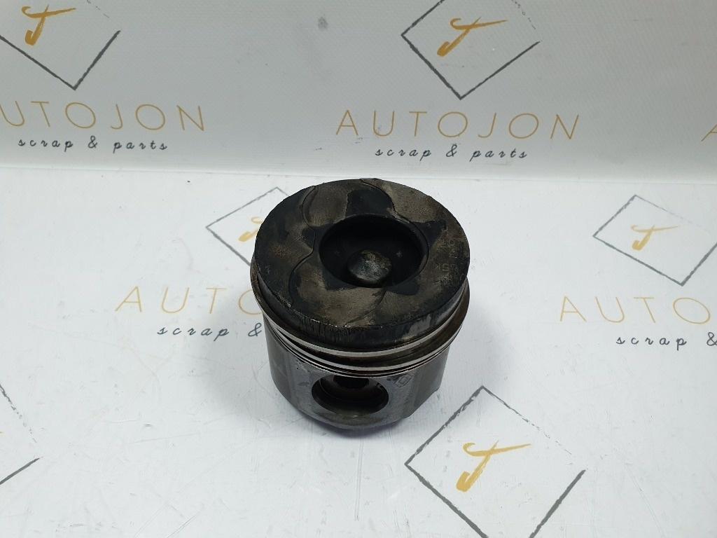 Piston motor 1.9 dCi F9Q 804 RENAULT SCENIC II JM0/1_ 2003 ->