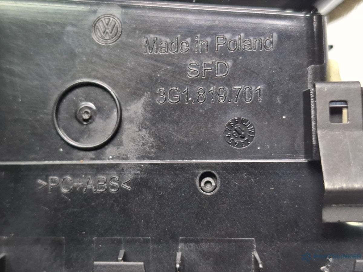 Grila ventilatie stanga VOLKSWAGEN PASSAT Variant 3G5 2014 - > TDI CRLB, DBGA, DFGA 3G1819701