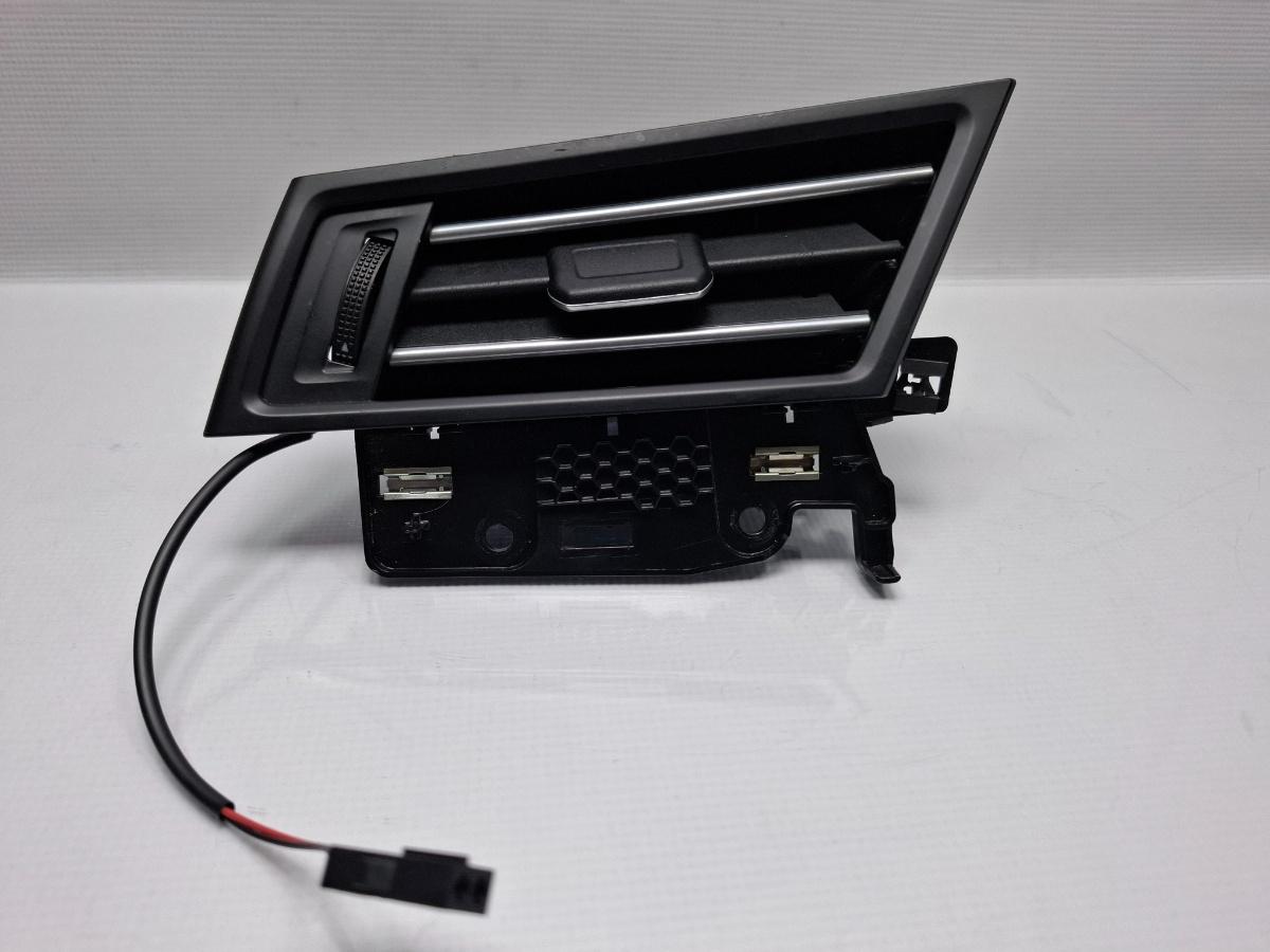 Grila de ventilatie  stanga VOLKSWAGEN PASSAT Variant 3G5 2014 - >2.0 TDI CRLB, DBGA, DFGA 3G1819701