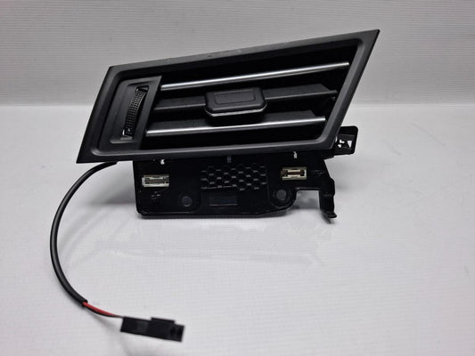 Grila de ventilatie  stanga VOLKSWAGEN PASSAT Variant 3G5 2014 - >2.0 TDI CRLB, DBGA, DFGA 3G1819701