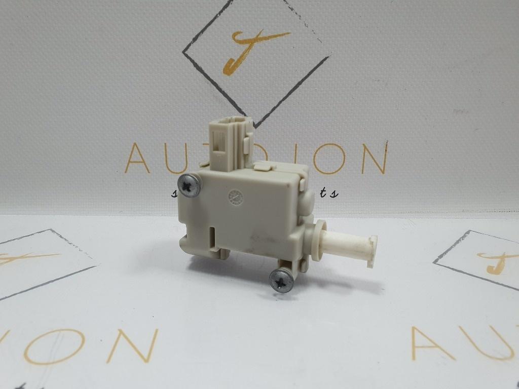 Actuator rezervor VOLKSWAGEN PASSAT Variant 3C5 2005 - 2011 3C0910773