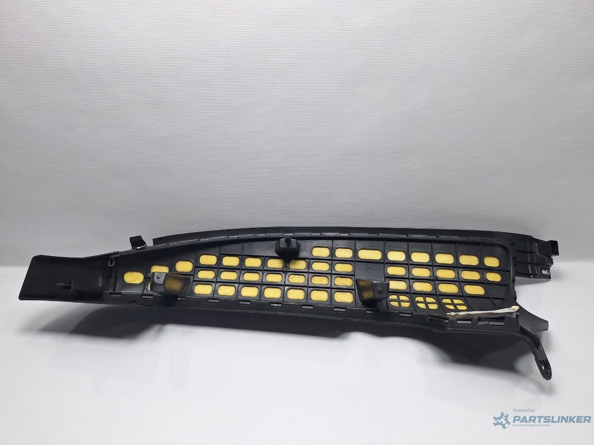 Coltar bancheta dreapta spate VOLKSWAGEN PASSAT Variant 3G5 2014 - > TDI CRLB, DBGA, DFGA 3G9885702A