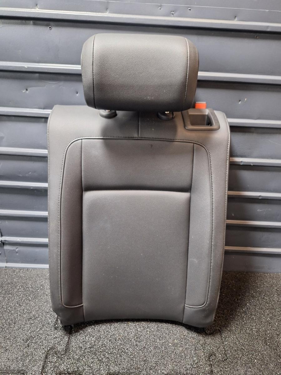 Spatar piele stanga spate VOLKSWAGEN PASSAT Variant 3G5 2014 - > TDI CRLB, DBGA, DFGA 3G9885805AE