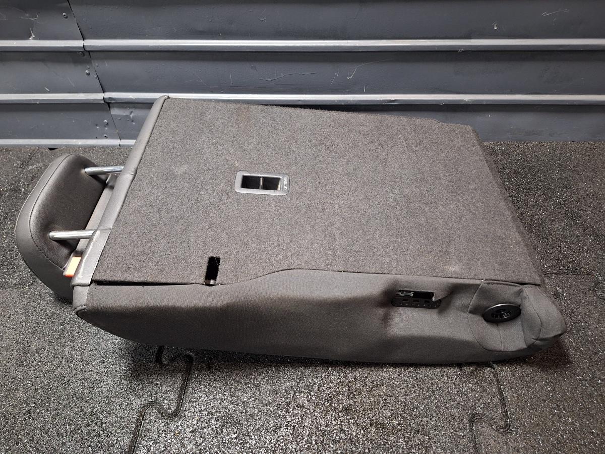Spatar piele stanga spate VOLKSWAGEN PASSAT Variant 3G5 2014 - > TDI CRLB, DBGA, DFGA 3G9885805AE