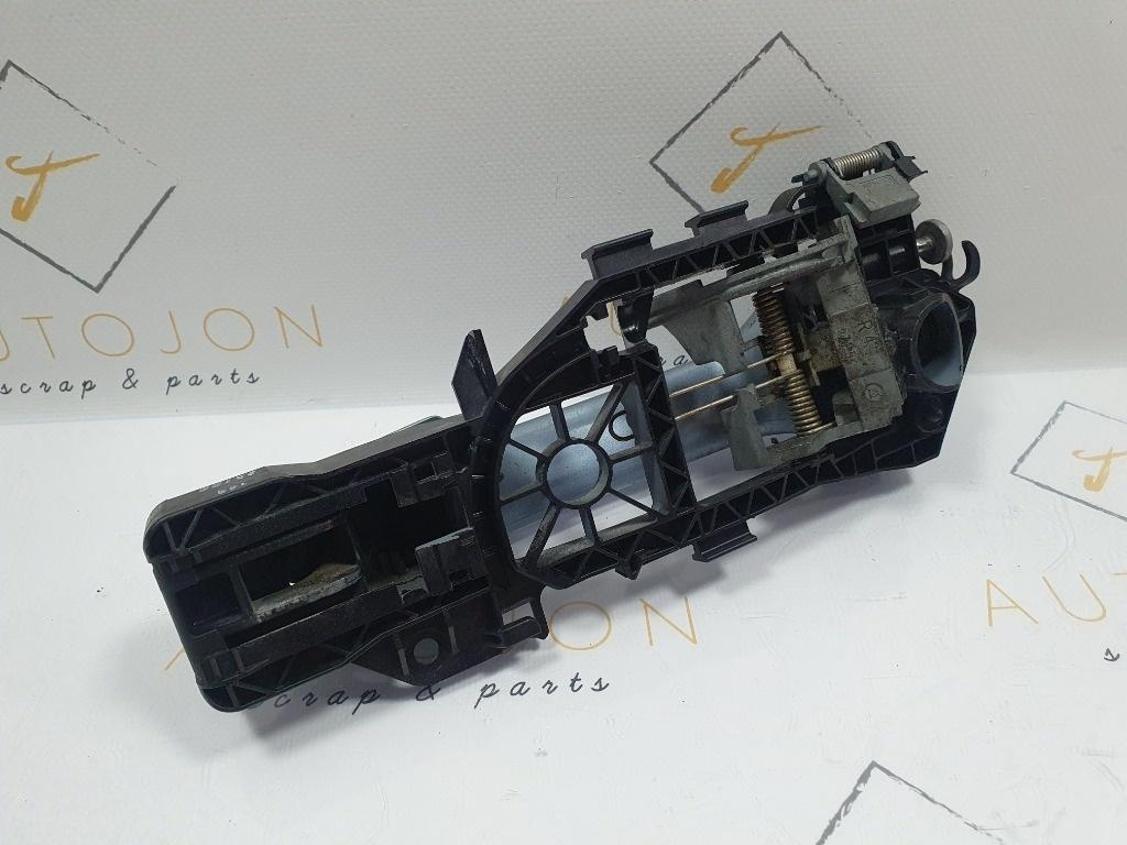Maner exterior portiera spate VOLKSWAGEN PASSAT Variant 3C5 2005 - 2011 3C0837886G