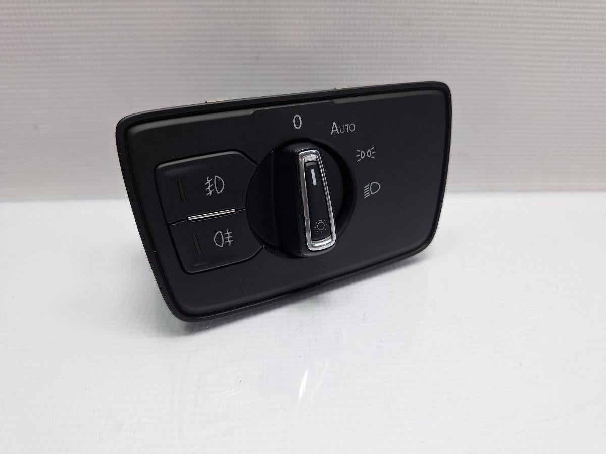 Bloc lumini VOLKSWAGEN PASSAT Variant 3G5 2014 - > TDI CRLB, DBGA, DFGA 3G0941633H