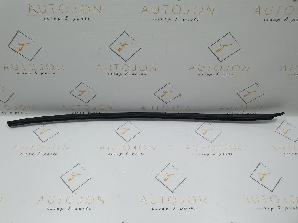 Cheder parbriz stanga VOLKSWAGEN PASSAT Variant 3C5 2005 - 2011 3C0854327A