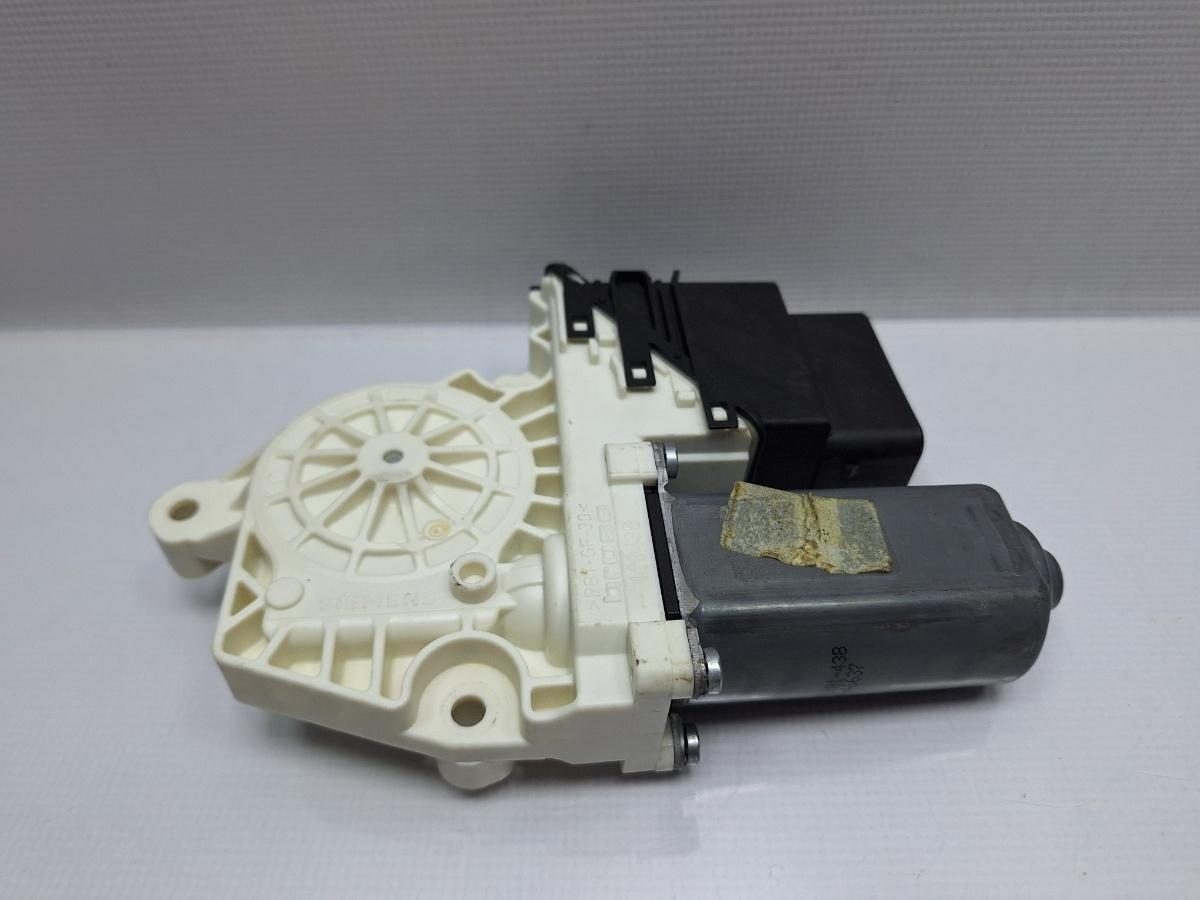 Motoras macara stanga spate VOLKSWAGEN PASSAT Variant 3C5 2005 - 2011 975280-200 , 3C9959703