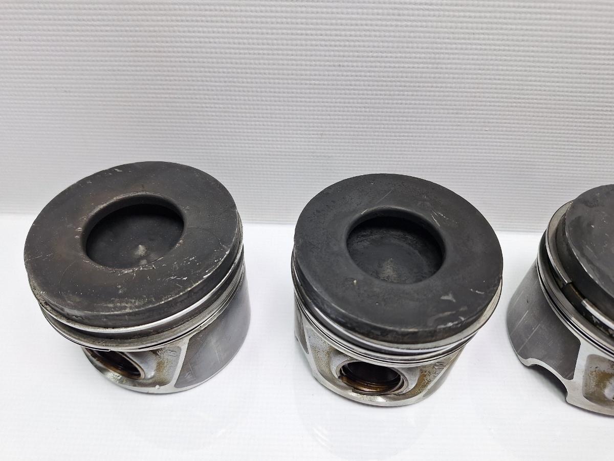 Pistoane AUDI A4 III 8EC, B7 2004 - 2008 2.0 TDI BRD 03G107065J
