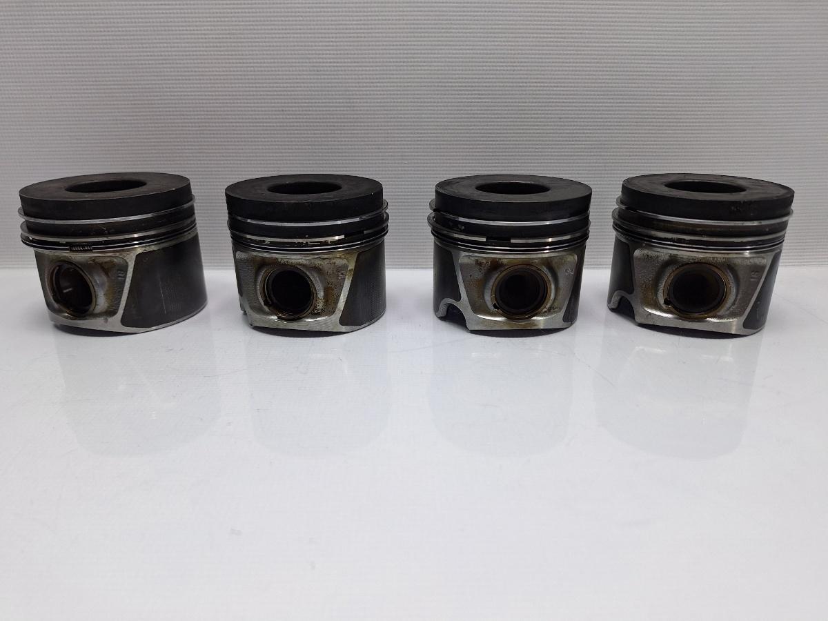 Pistoane AUDI A4 III 8EC, B7 2004 - 2008 2.0 TDI BRD 03G107065J