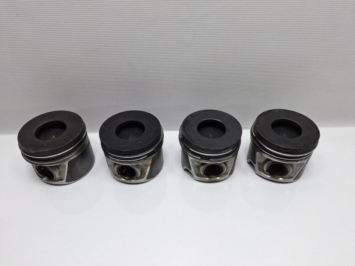 Pistoane AUDI A4 III 8EC, B7 2004 - 2008 2.0 TDI BRD 03G107065J