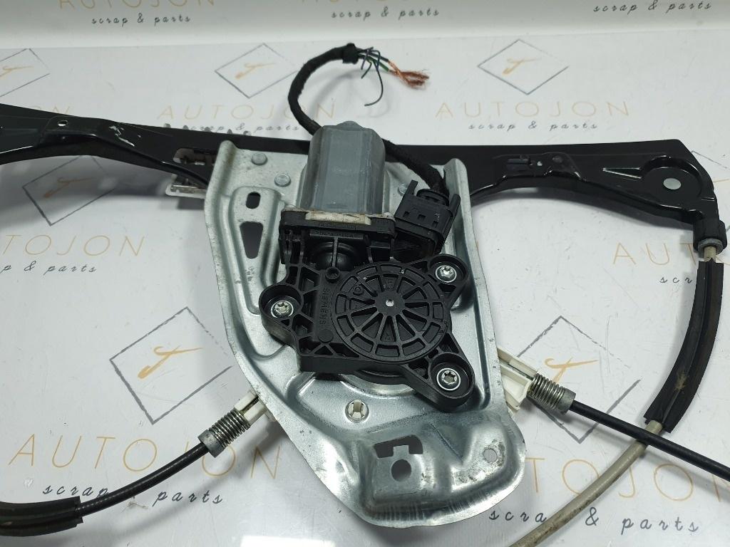 Macara Geam cu motoras dreapta fata MERCEDES-BENZ C-CLASS II W203  2000 - 2007 A2037201846