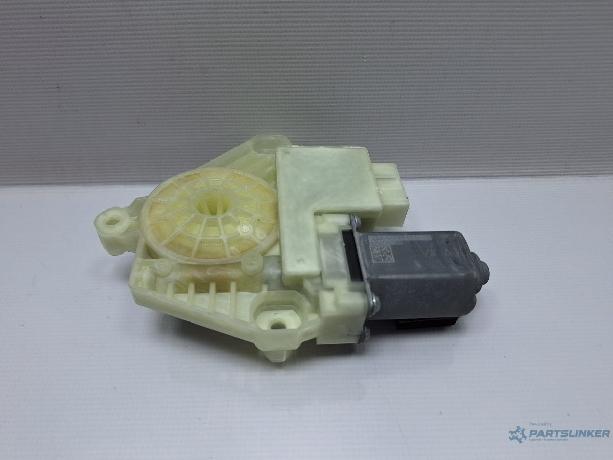 Motoras macara dreapta spate VOLKSWAGEN PASSAT Variant 3G5 2014 - > TDI CRLB, DBGA, DFGA 5Q4959811E