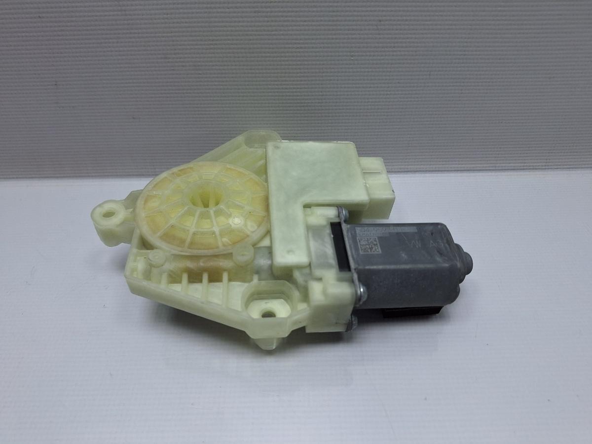 Motoras macara stanga spate VOLKSWAGEN PASSAT Variant 3G5 2014 -> 2.0 TDI CRLB, DBGA, DFGA 5Q4959811E