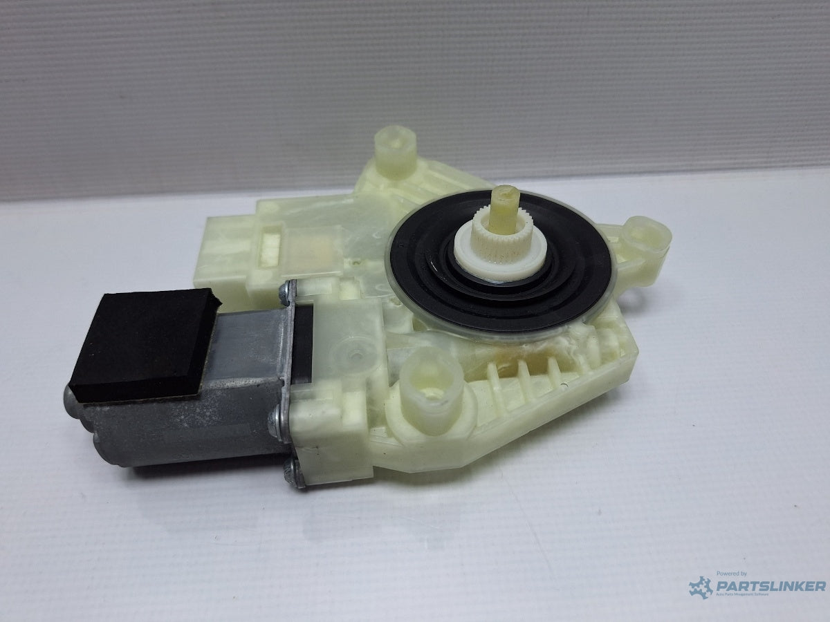 Motoras macara dreapta spate VOLKSWAGEN PASSAT Variant 3G5 2014 - > TDI CRLB, DBGA, DFGA 5Q4959811E