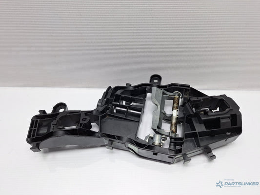 Suport maner exterior usa dreapta VOLKSWAGEN PASSAT Variant 3G5 2014 - > TDI CRLB, DBGA, DFGA 510837812H