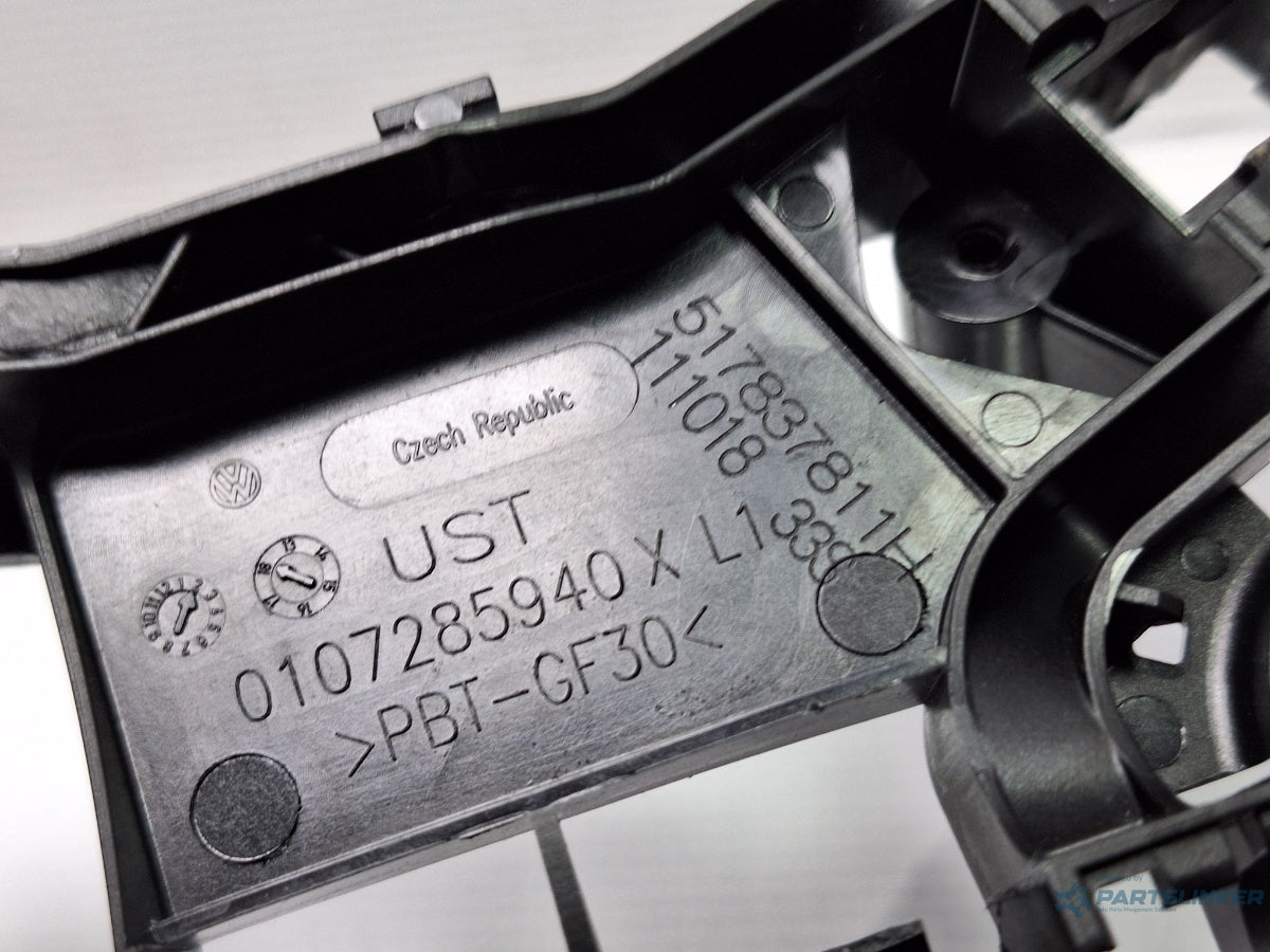 Suport maner exterior usa stanga fata VOLKSWAGEN PASSAT Variant 3G5 2014 - > TDI CRLB, DBGA, DFGA 517837811H