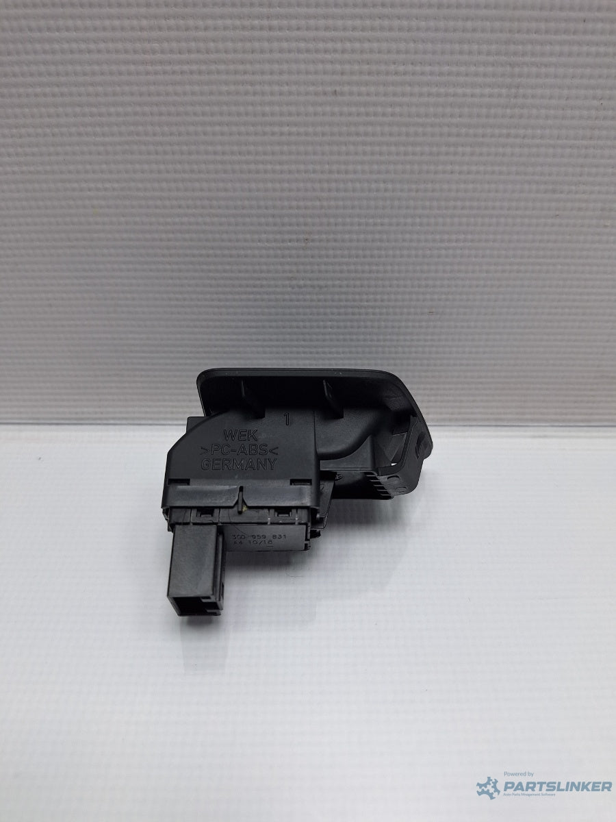 Buton deschidere haion VOLKSWAGEN PASSAT Variant 3G5 2014 - > TDI CRLB, DBGA, DFGA 3G0959831 , 3G1867425