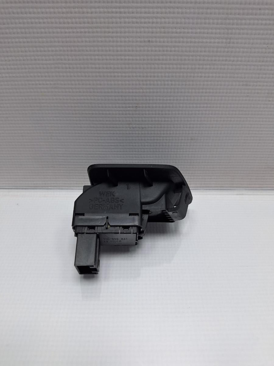 Buton deschidere haion VOLKSWAGEN PASSAT Variant 3G5 2014 - > TDI CRLB, DBGA, DFGA 3G0959831 , 3G1867425
