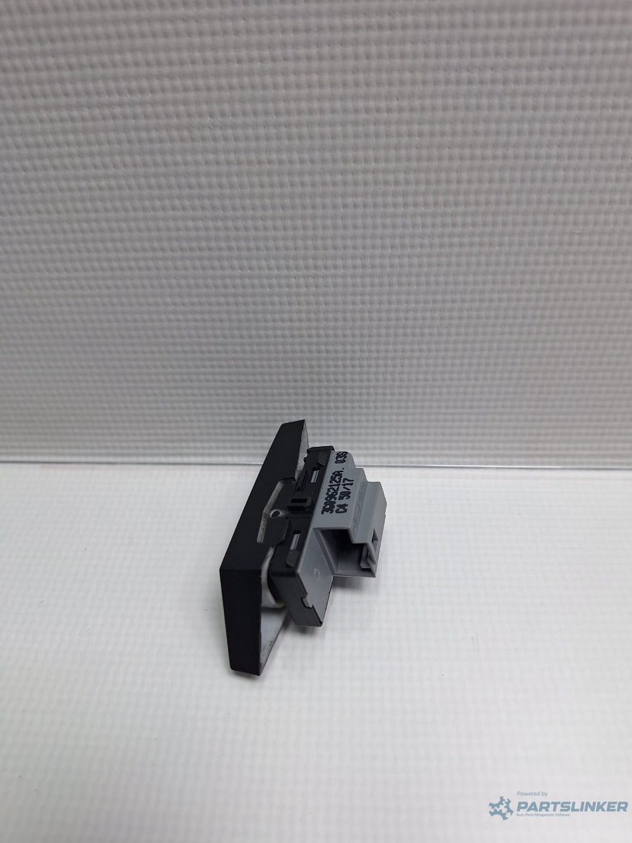 Buton inchidere centralizata VOLKSWAGEN PASSAT Variant 3G5 2014 - > TDI CRLB, DBGA, DFGA 3G0962125A