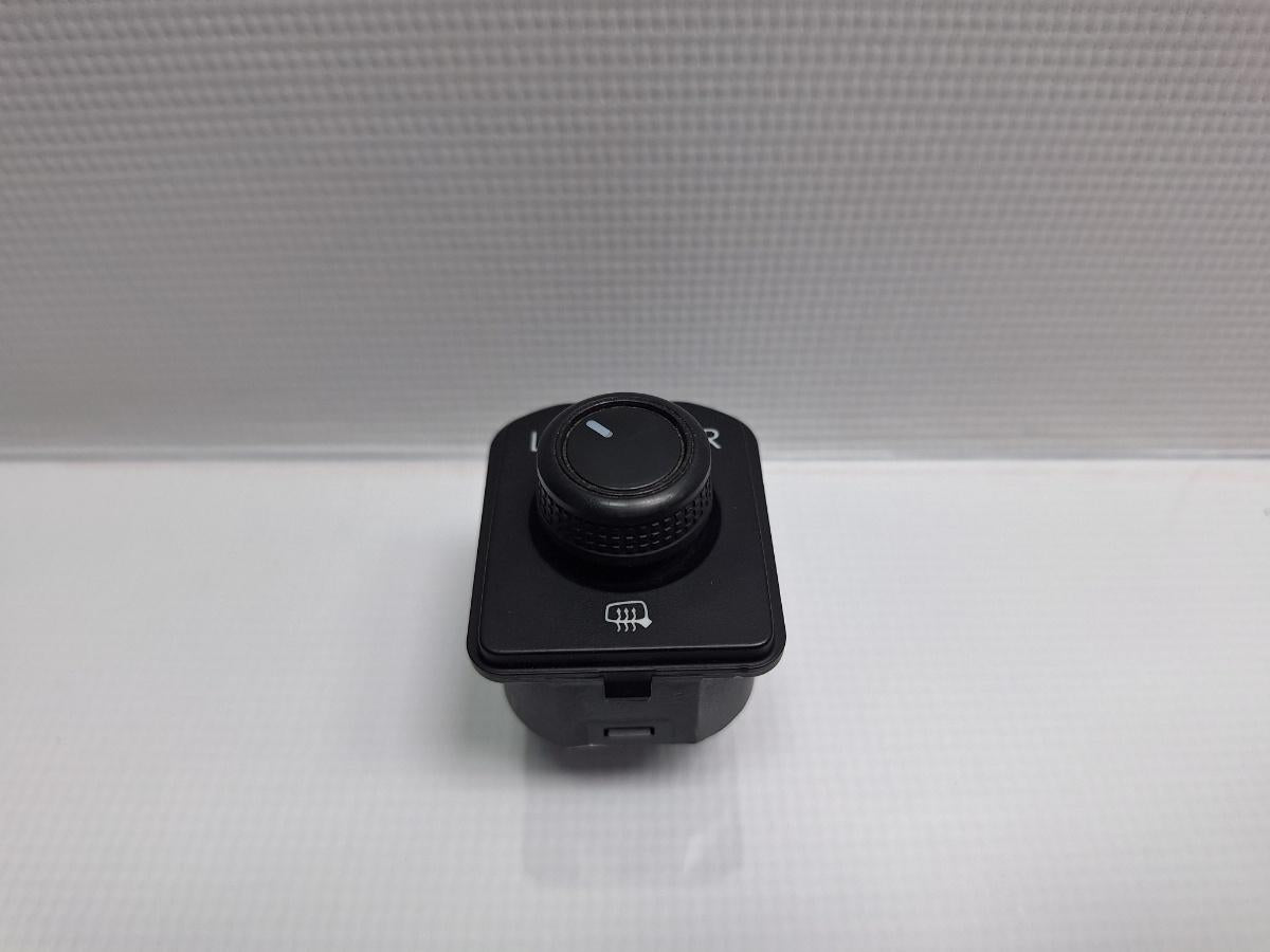 Buton reglaj oglinzi VOLKSWAGEN PASSAT Variant 3G5 2014 - > TDI CRLB, DBGA, DFGA 3G0959565