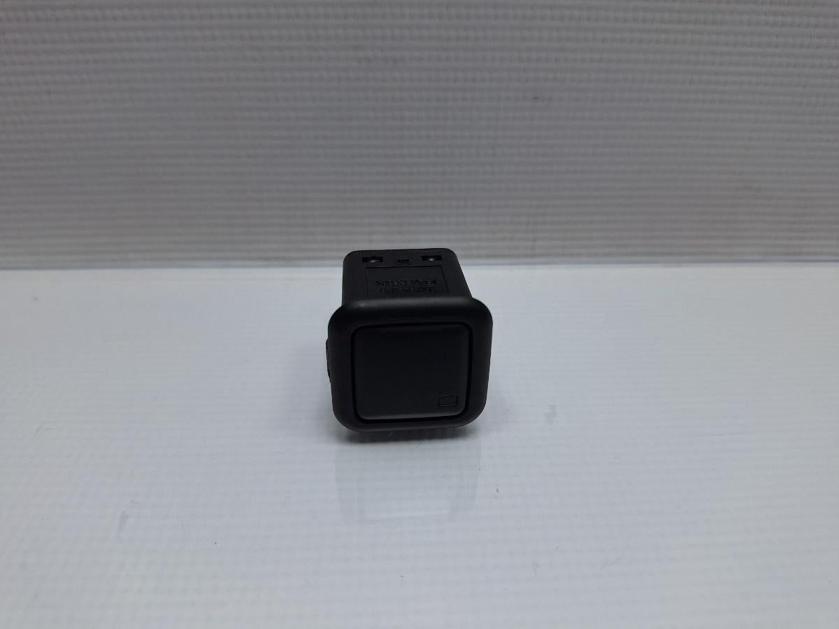 Buton pentru apel de urgenta VOLKSWAGEN PASSAT Variant 3G5 2014 - > TDI CRLB, DBGA, DFGA JKV959008A