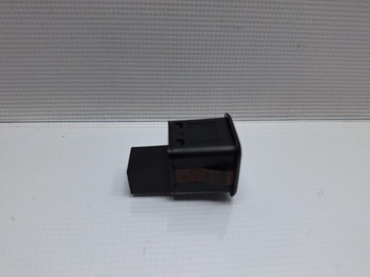 Buton pentru apel de urgenta VOLKSWAGEN PASSAT Variant 3G5 2014 - > TDI CRLB, DBGA, DFGA JKV959008A