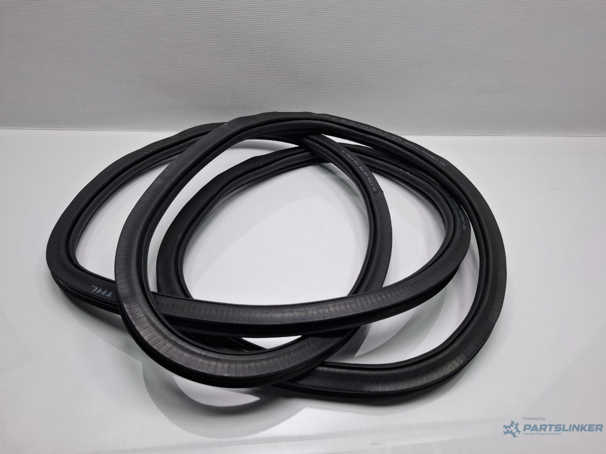 Cheder usa stanga spate VOLKSWAGEN PASSAT Variant 3G5 2014 - > TDI CRLB, DBGA, DFGA 3G9867913K