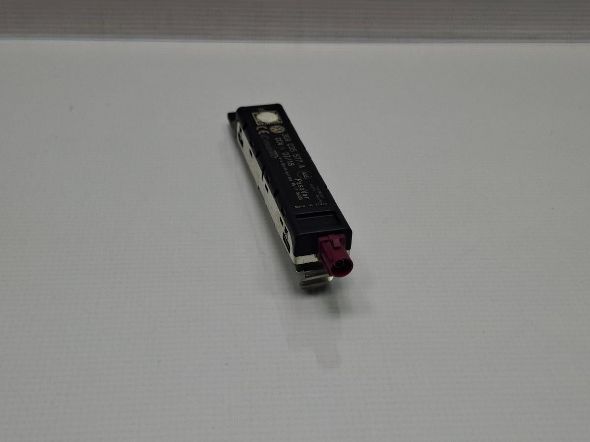 Amplificator antena VOLKSWAGEN PASSAT Variant 3G5 2014 - > TDI CRLB, DBGA, DFGA 3G9035577A