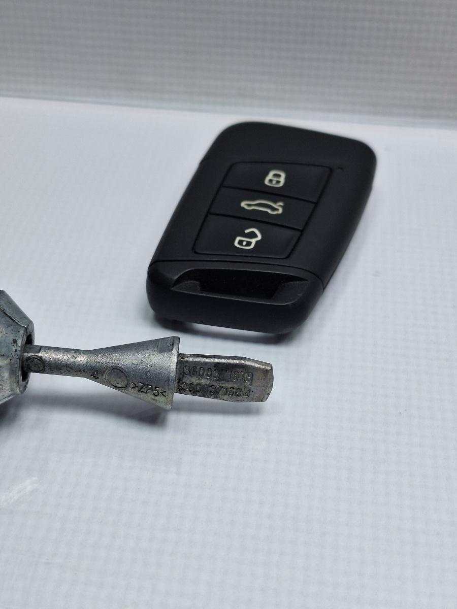 Cheie cu butuc VOLKSWAGEN PASSAT Variant 3G5 2014 - > TDI CRLB, DBGA, DFGA 3G0837168B , 3G0959752BC