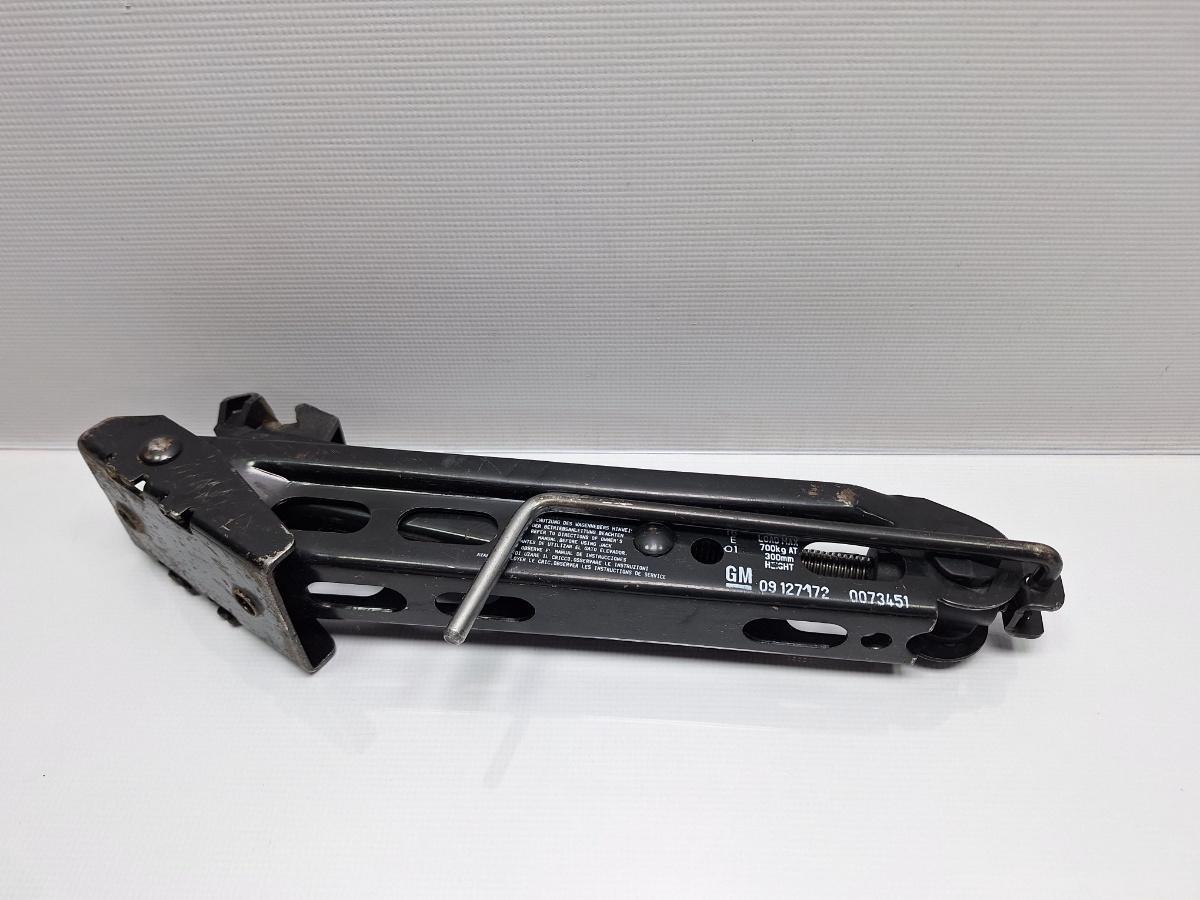 Cric OPEL CORSA A Hatchback 93_, 94_, 98_, 99_, S83 1982 - 1993 1.0 1.0 10 S 09127172