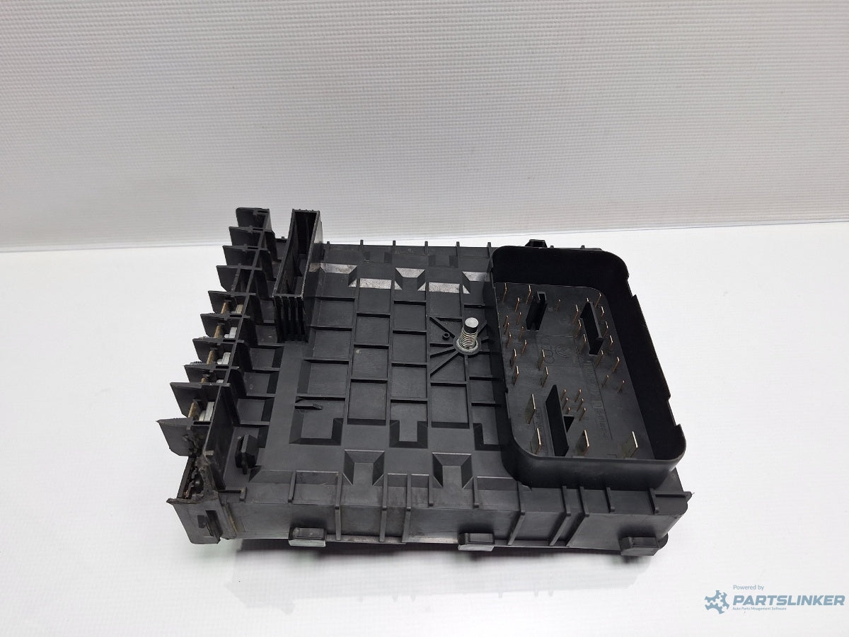 Panou sigurante motor VOLKSWAGEN GOLF VAN VI Variant AJ5 2009 - 2014 1.6 TDi BlueMotion CAYC 1K0937125D